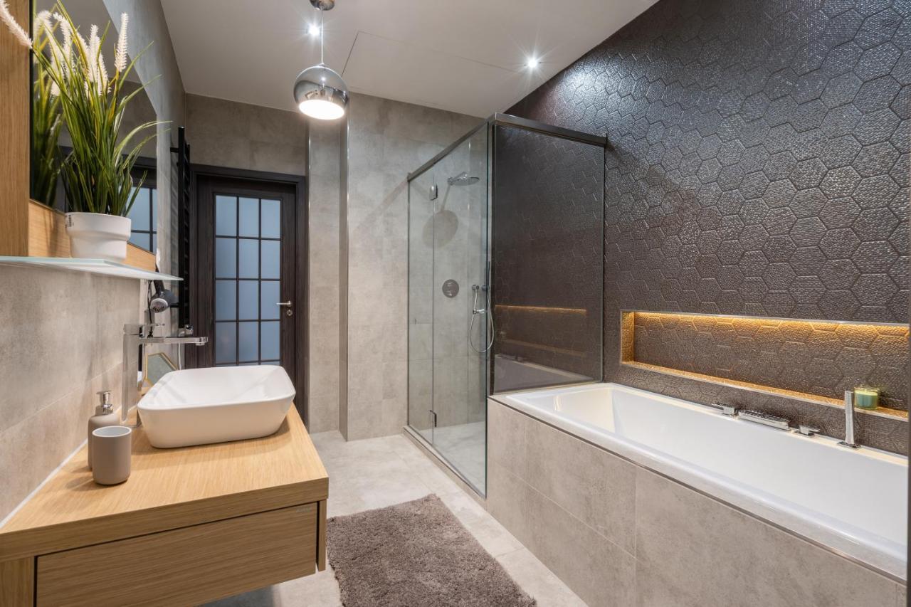 부다페스트 Buenos Boutique - A/C, 2 Bathrms, Amazing View 아파트 외부 사진